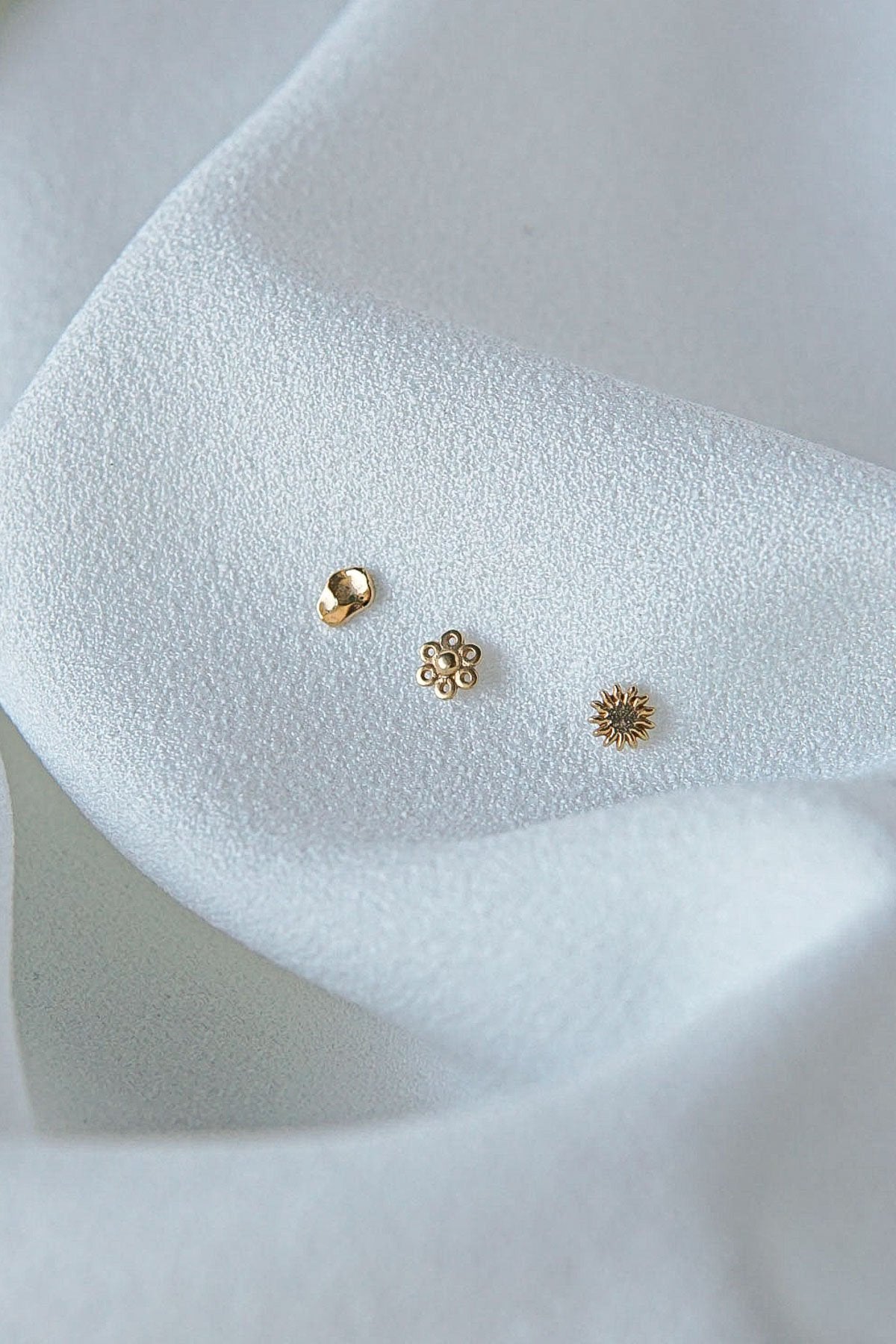 Poppy flower stud gold plated-Stud-wildthings_collectables-Gold plated---abc