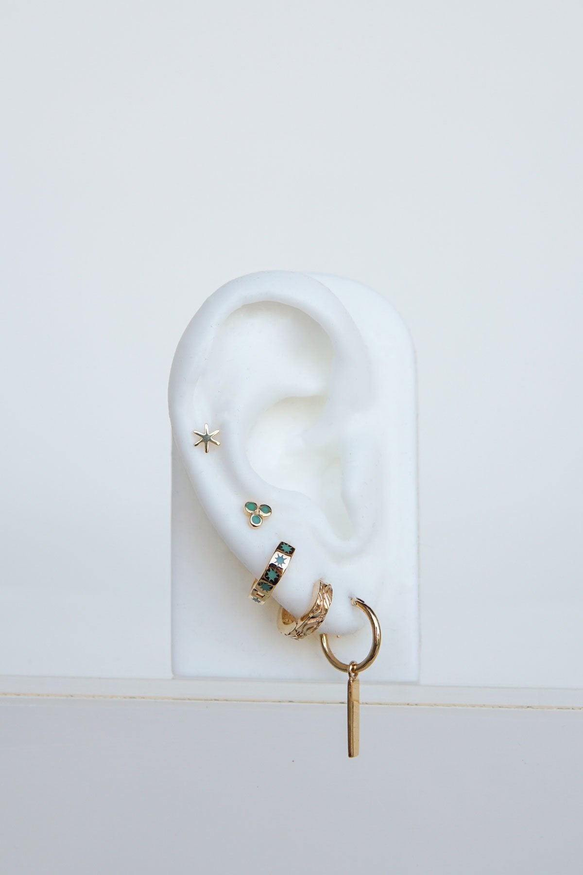 Flake stud gold plated-abc