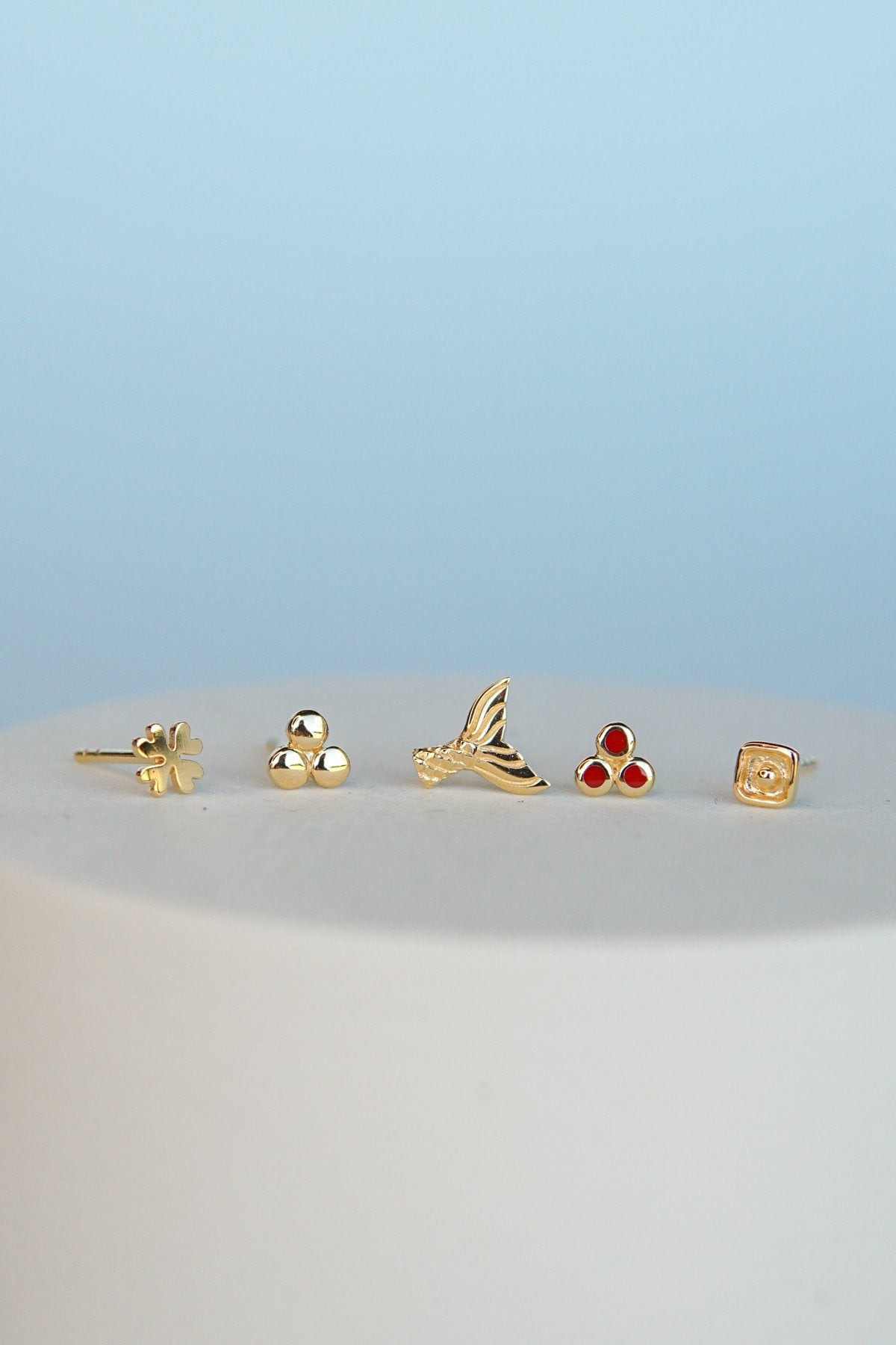 Multi stud gold plated-abc