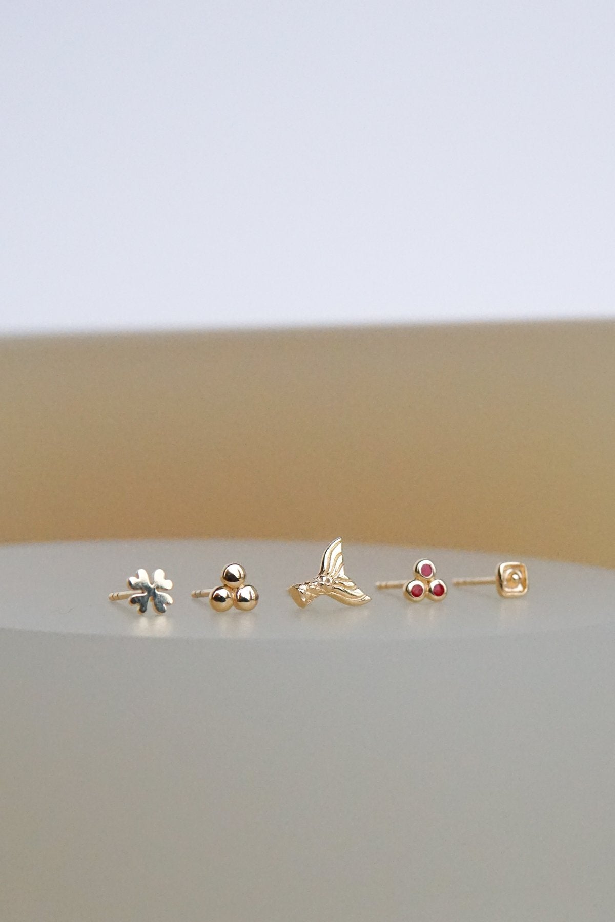 Multi berry stud gold plated-abc