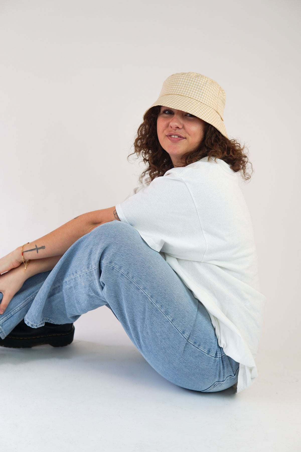 Check mate beige bucket hat-abc