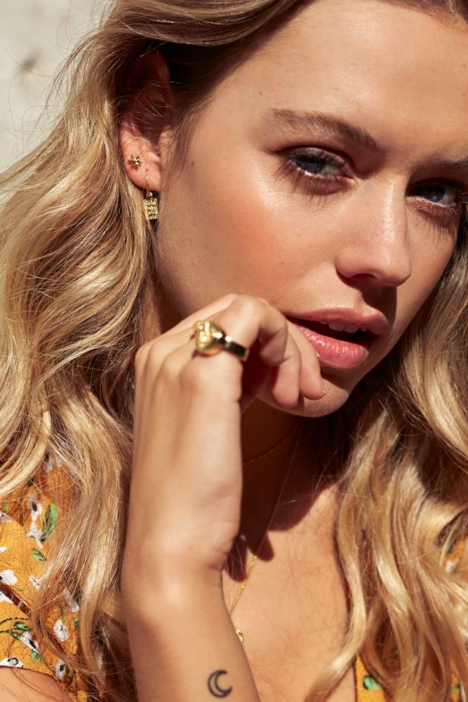 Flower stud gold plated-abc