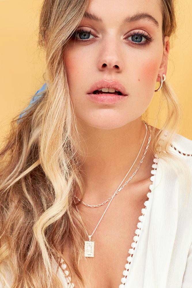 Medium square silver (40cm)-abc