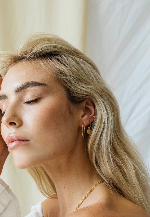 Kissed by the sun stud 14k solid gold-abc