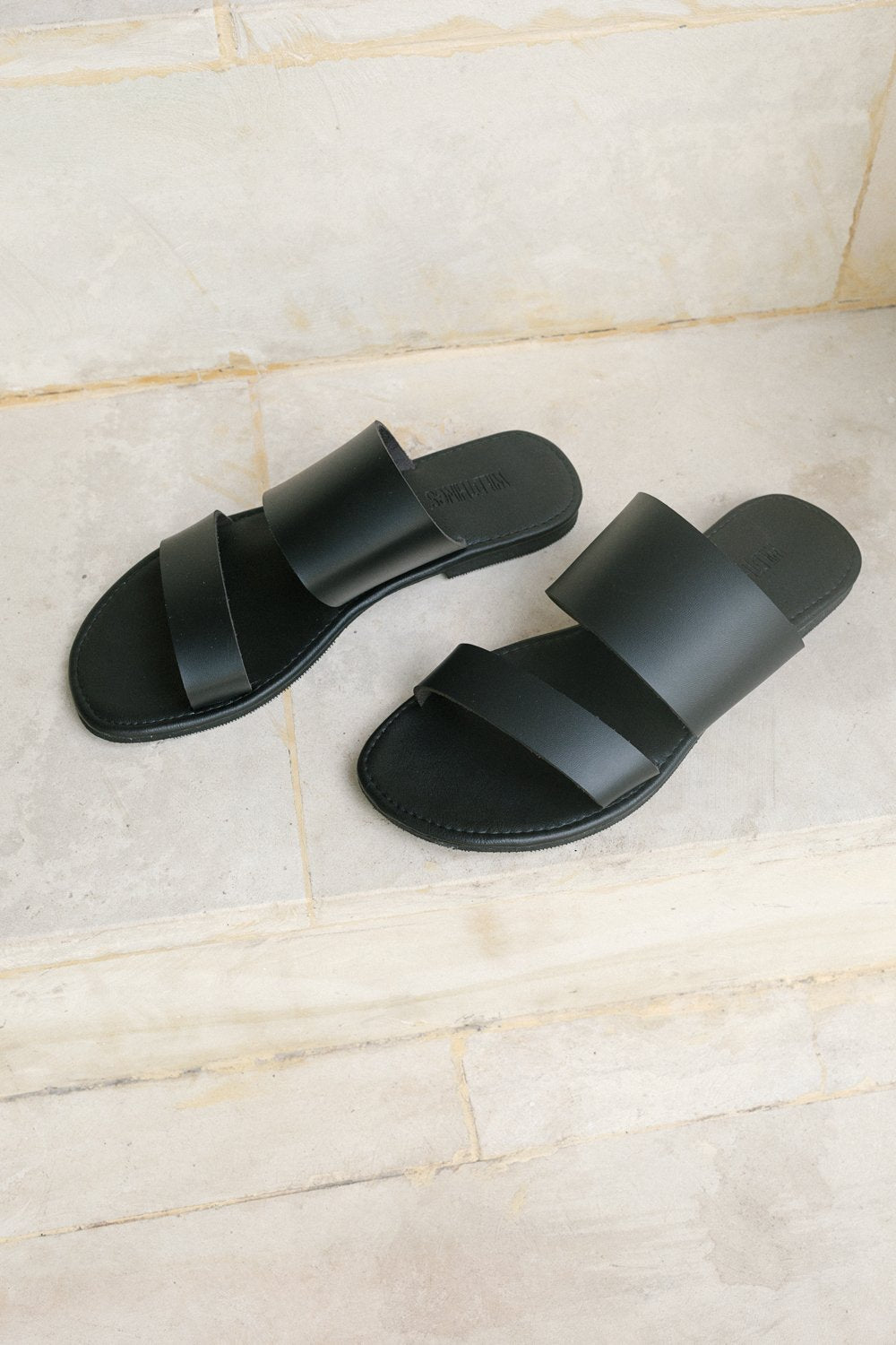 Black slippers double-abc