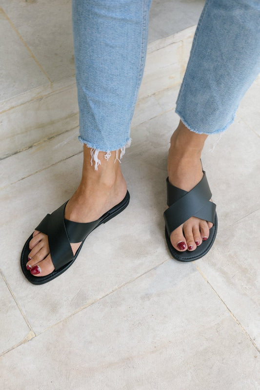 Black slippers crossover-abc