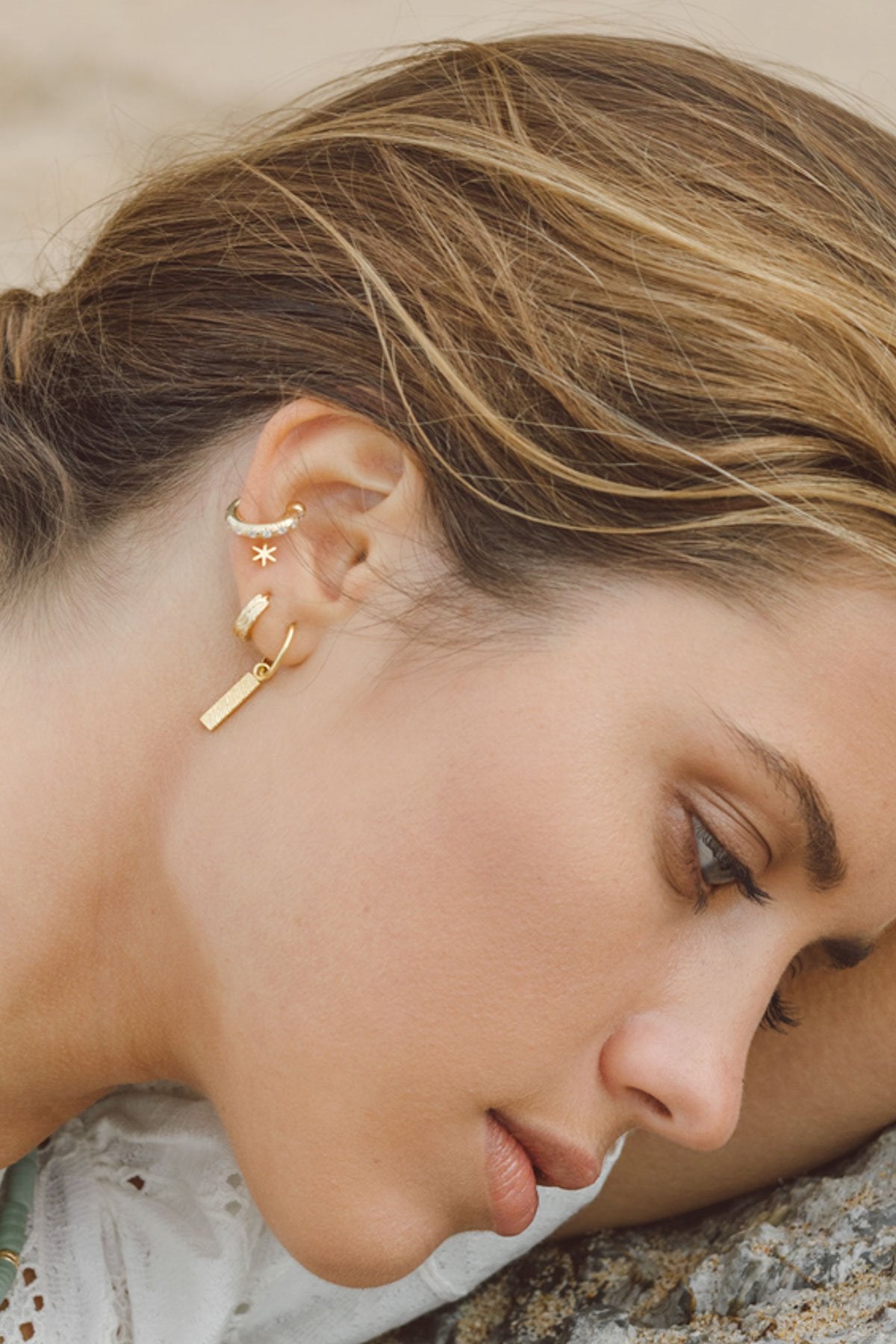 Flake stud gold plated-abc