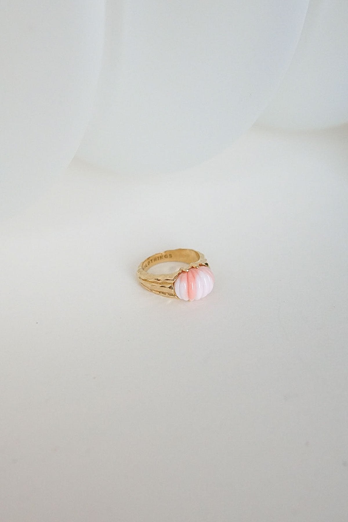 Dreamy shell pinky ring gold plated-abc