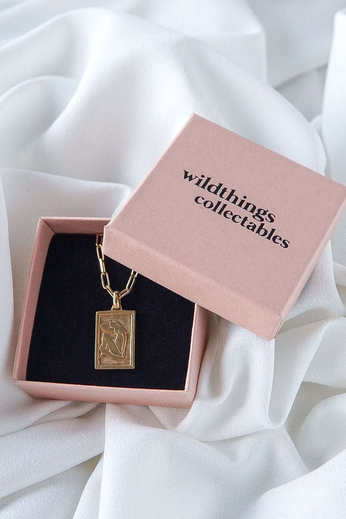 Matisse woman pendant gold plated-abc