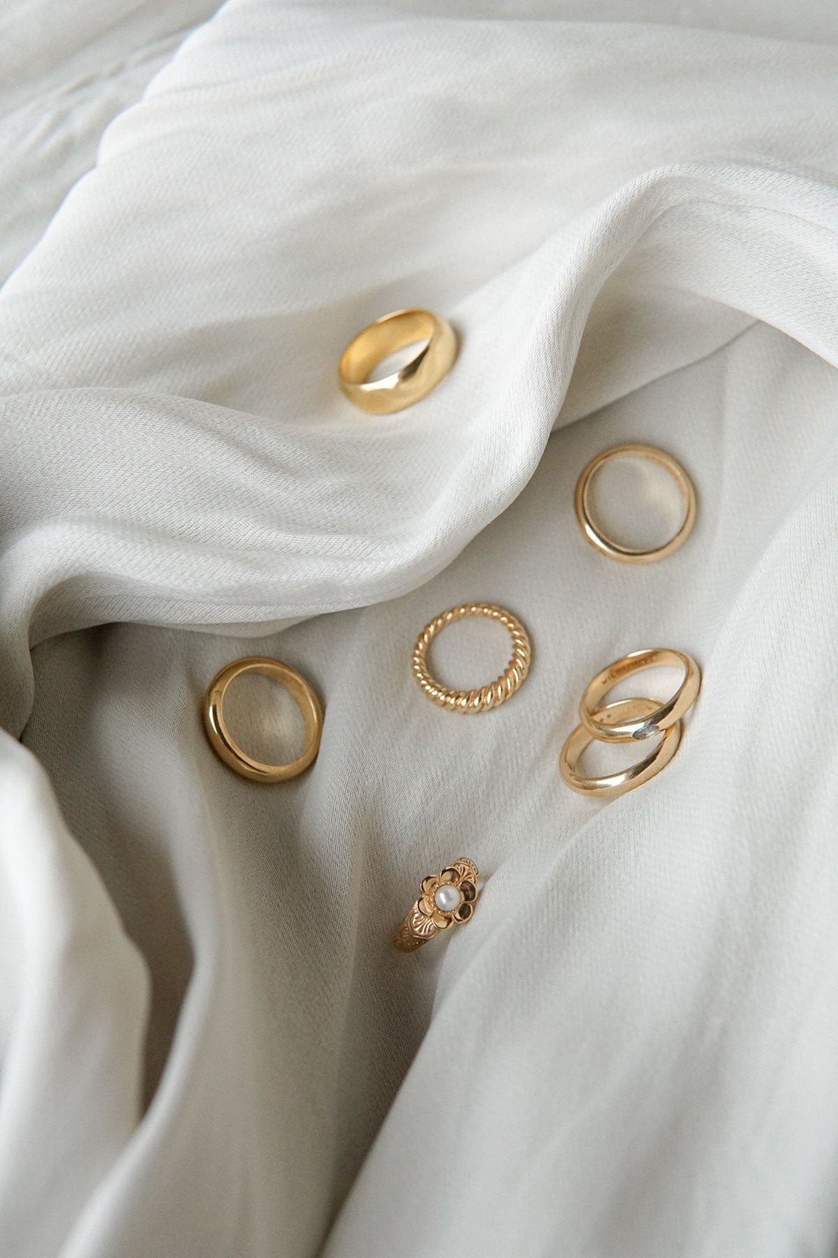 Twisted pinky ring gold plated-Ring-wildthings_collectables-1 (US 3.5 / 14.5mm)---abc