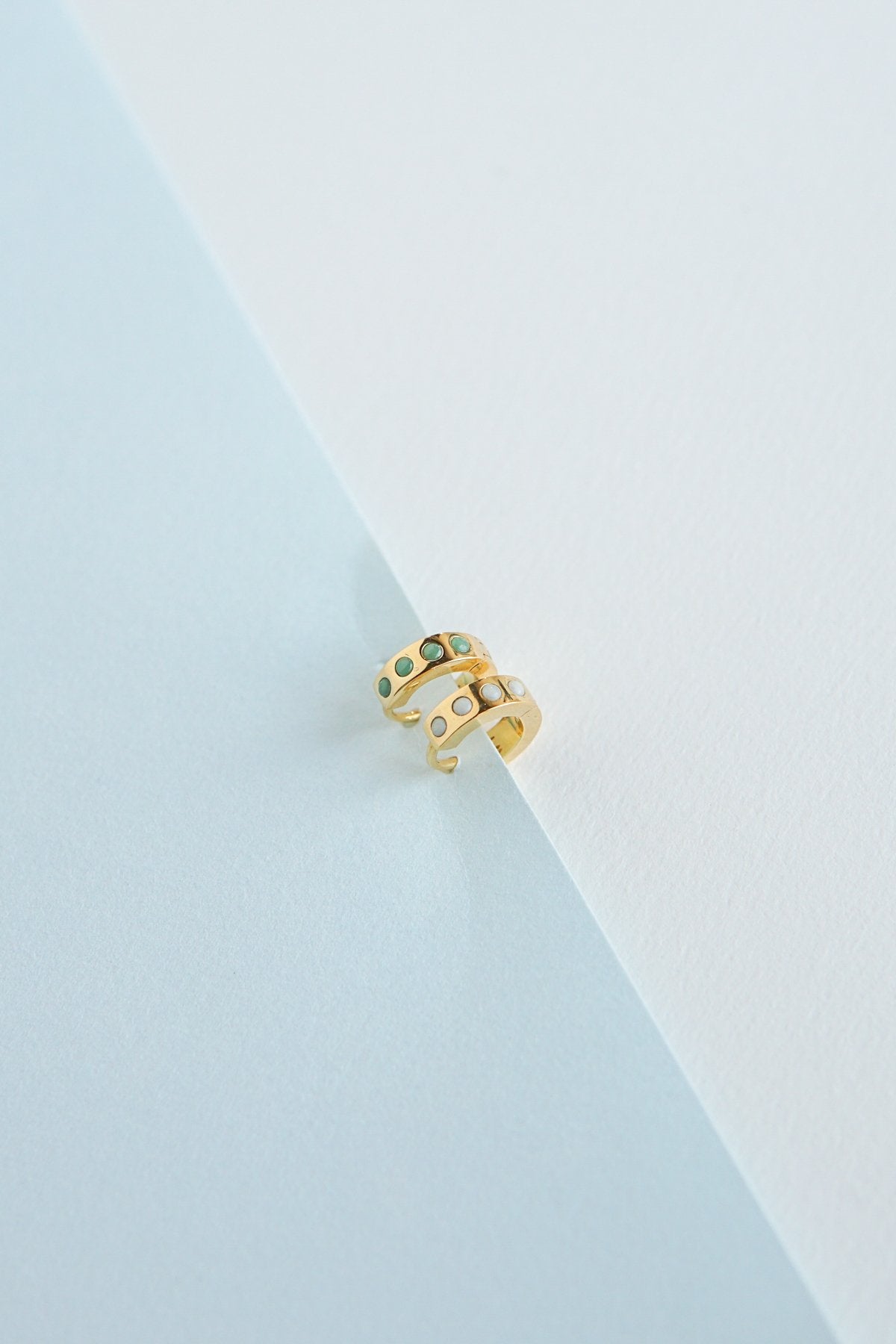 Cloud white huggie gold plated-abc