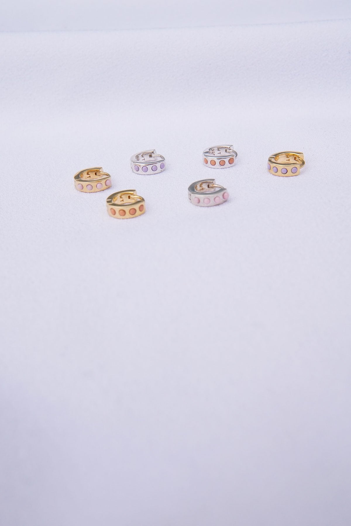 Lilac cloud huggie silver-abc