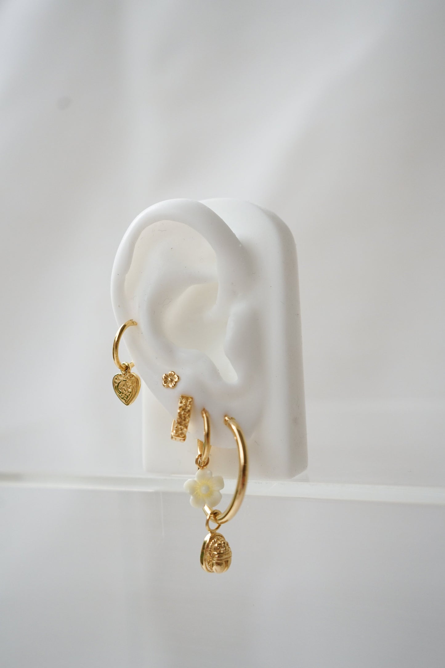 Wild classic earring gold plated medium (25mm)-Earring-wildthings_collectables-Single piece-Gold plated--abc