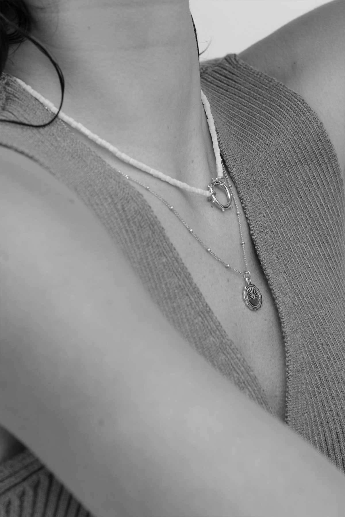 Desert cube clasp necklace silver-abc