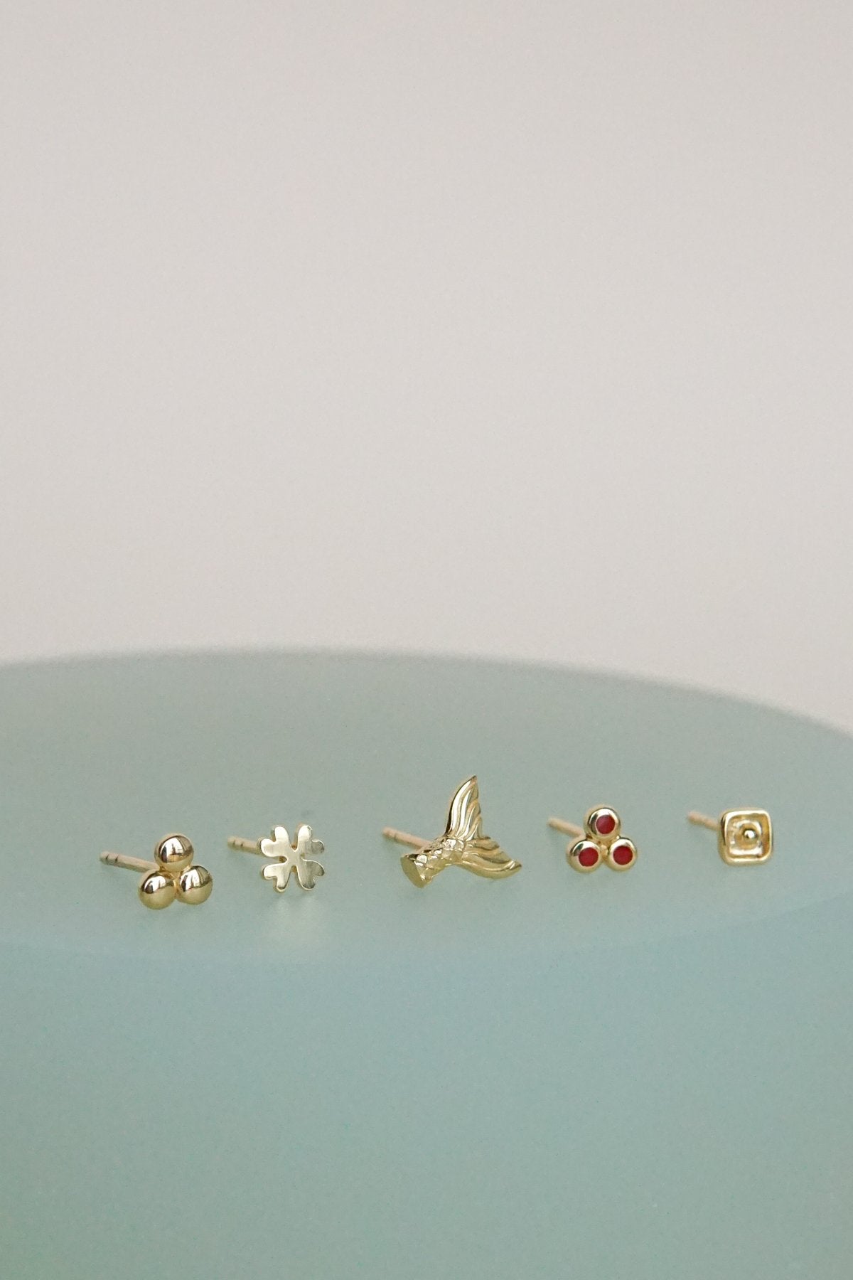 Destination stud gold plated-abc