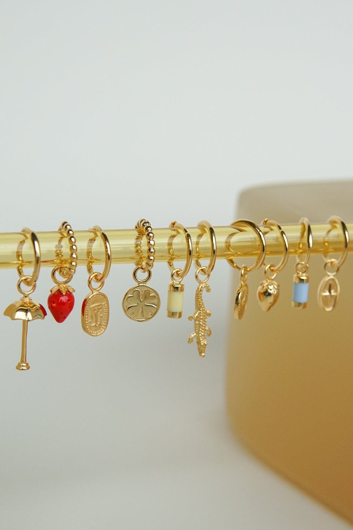 Hula shade earring gold plated-abc