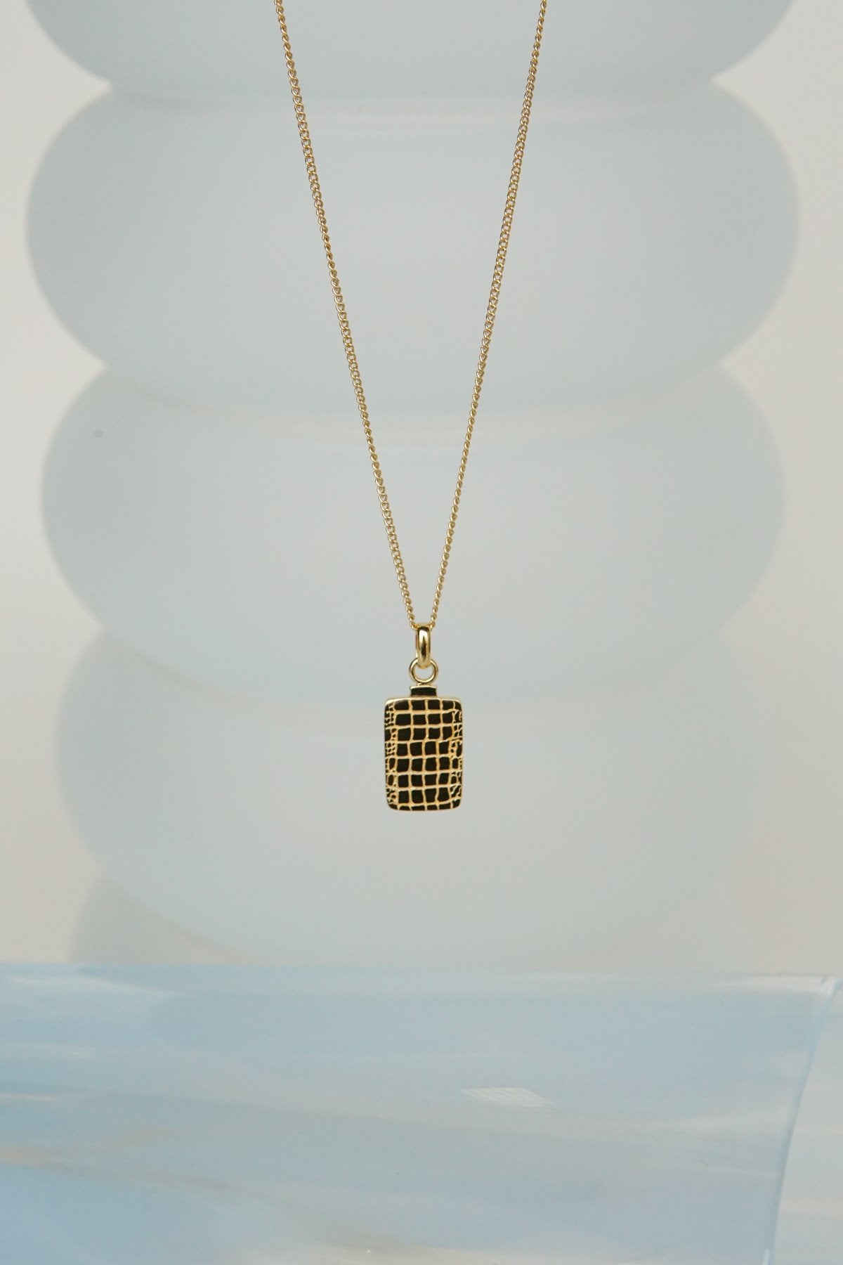 Crocodile skin pendant gold plated-abc