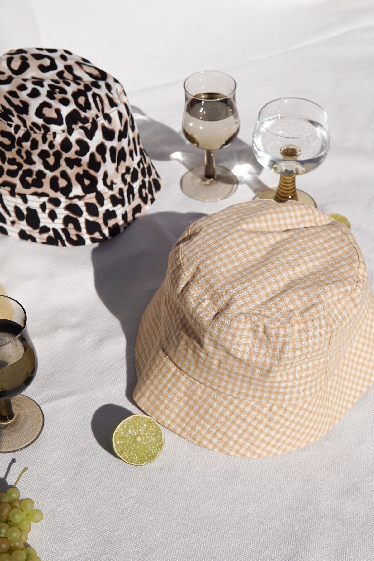 Check mate beige bucket hat-abc