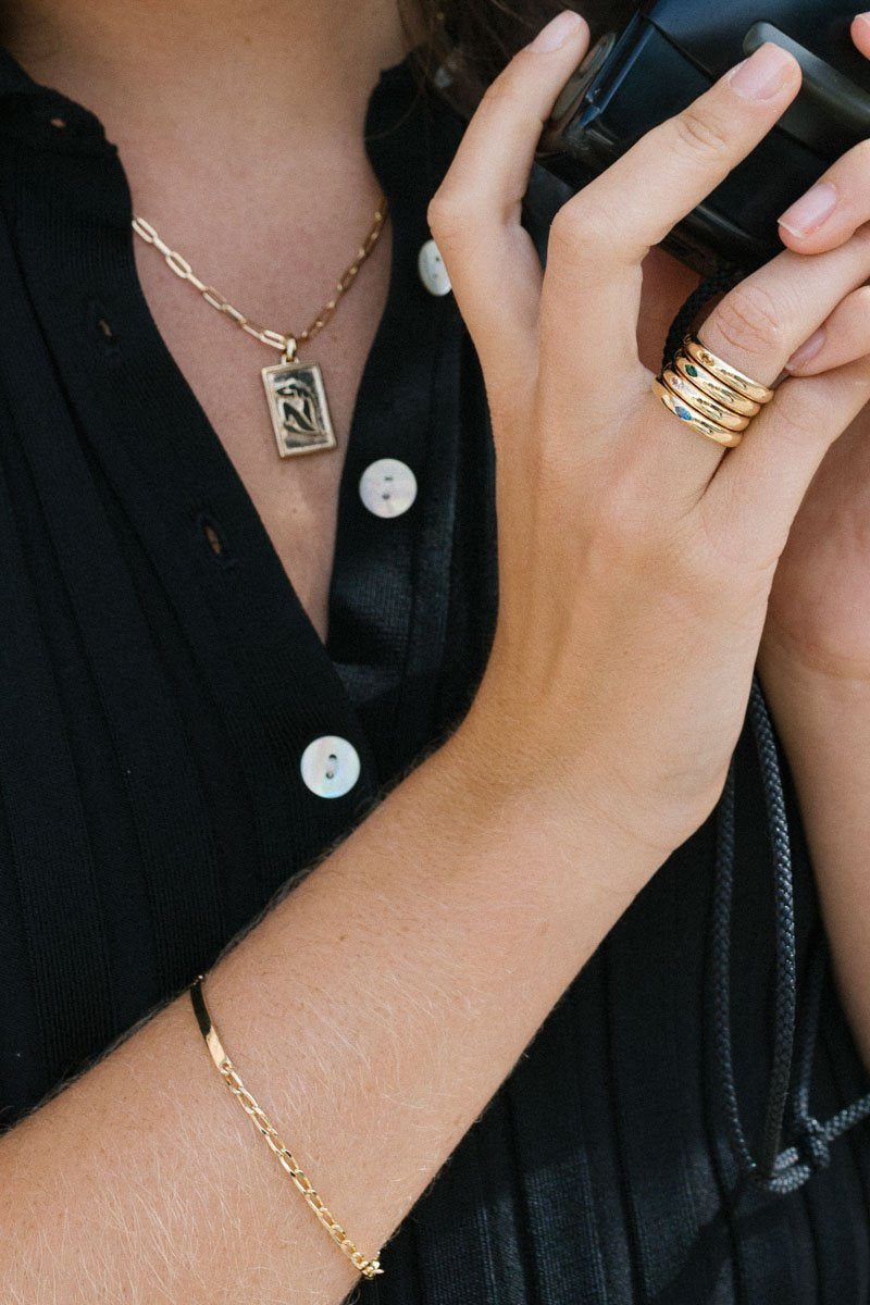 Matisse woman pendant gold plated-abc