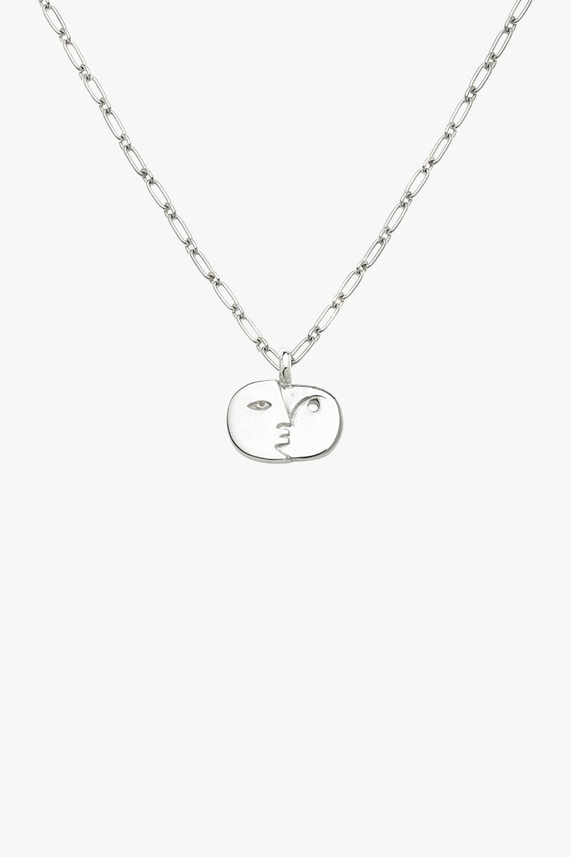 Face sculpture pendant silver-abc