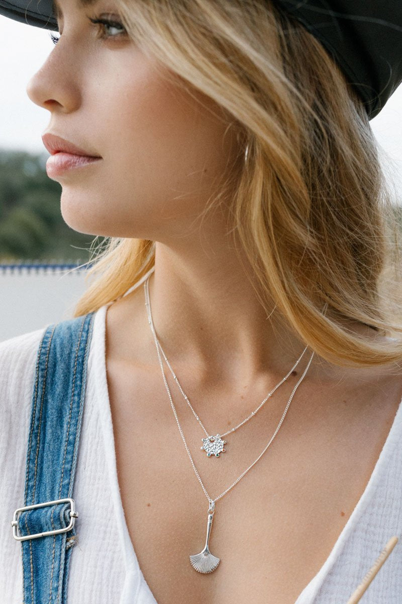 Fan brush pendant silver-abc