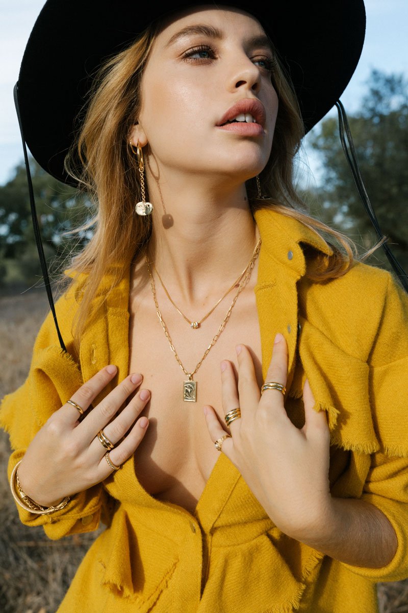 Matisse woman pendant gold plated-abc