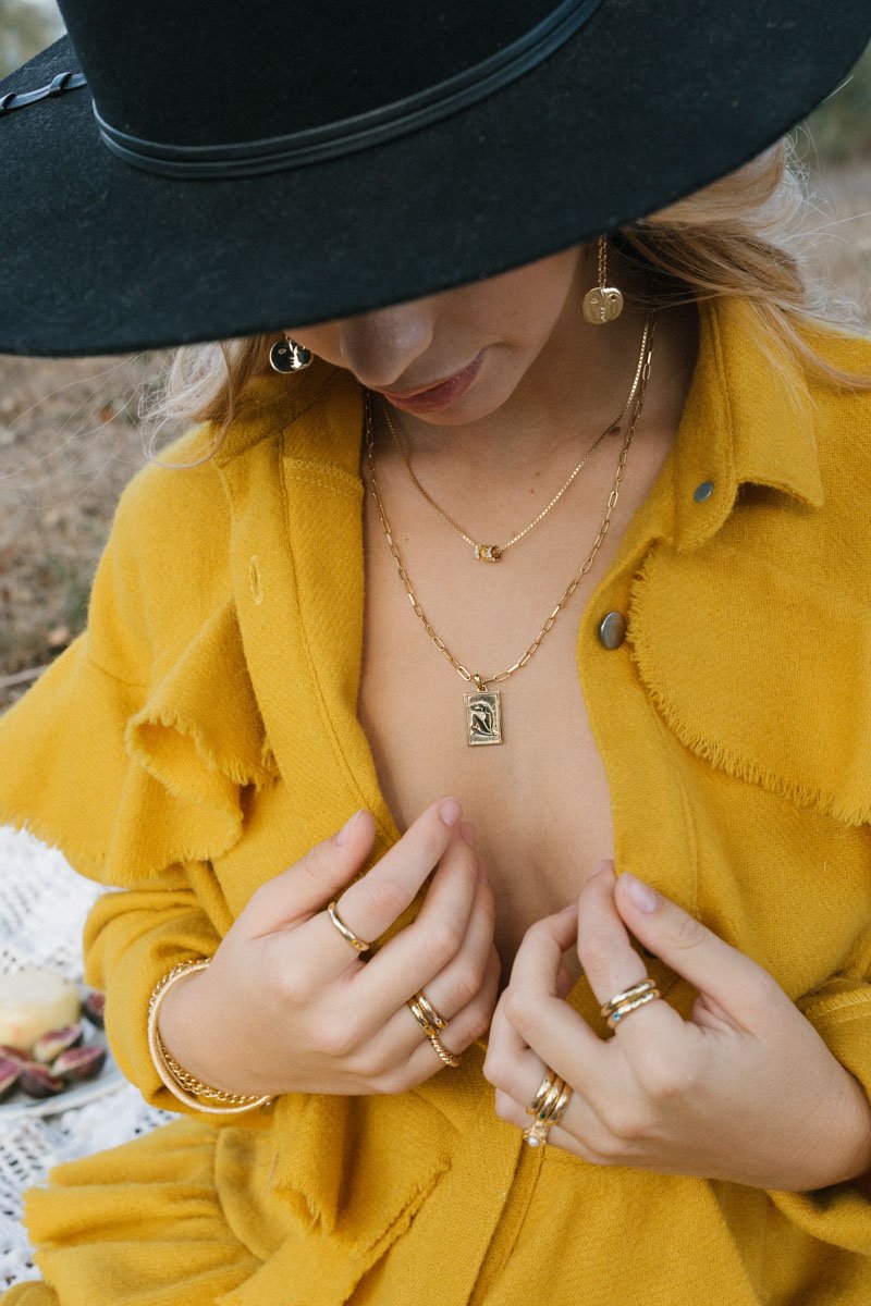 Matisse woman pendant gold plated-abc