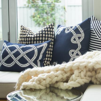 Dot Chain Knot Navy Lumber Cushion 35x53cm-abc