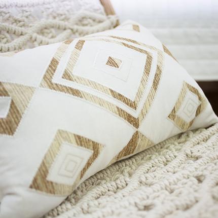 Shoowa Diamond White Lumber Cushion 35 x 53 cm-Accessories-Bandhini Homewear Design-Wind-14 x 21--abc