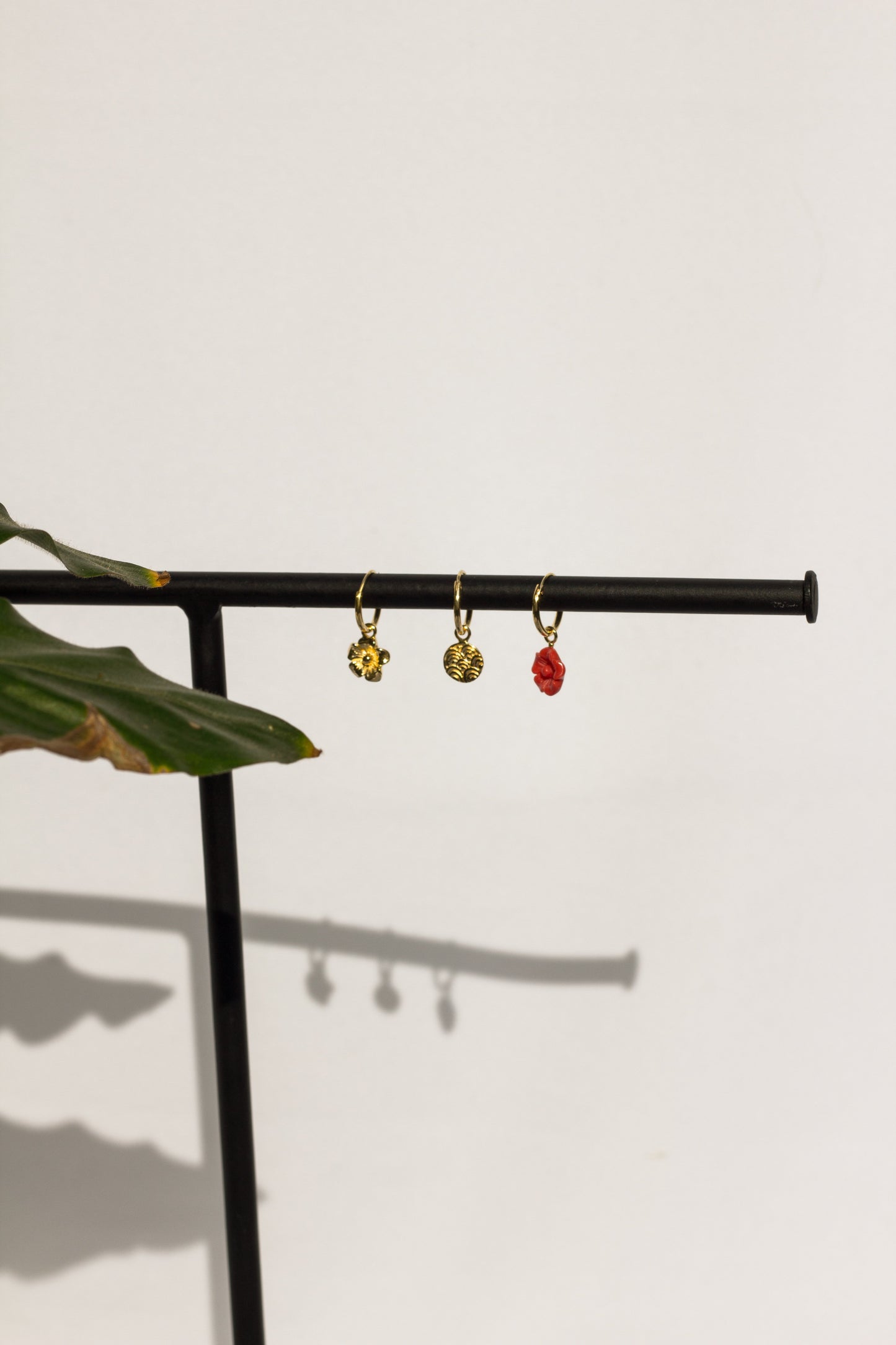 Coral color flower earring gold plated-abc