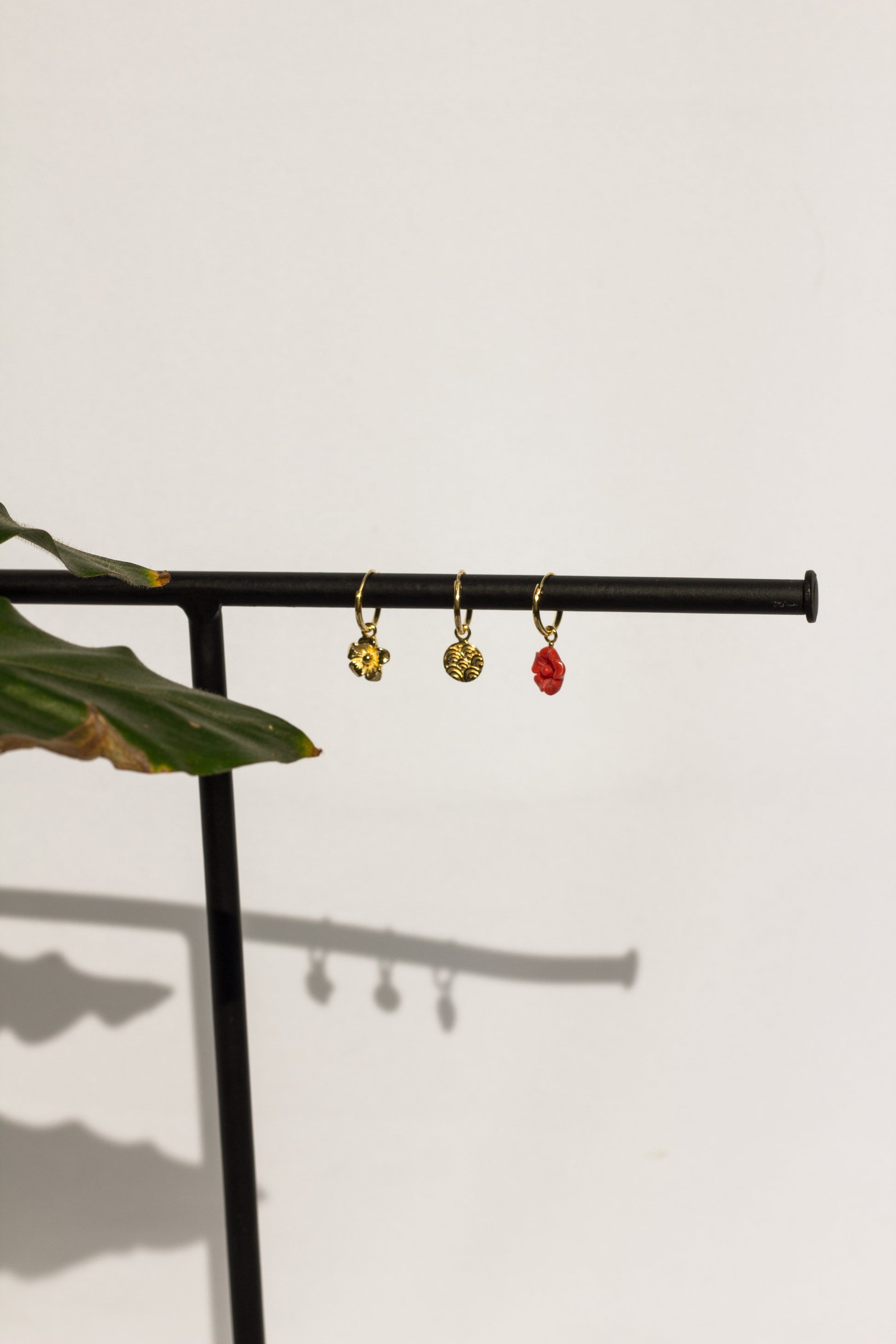 Coral color flower earring gold plated-abc