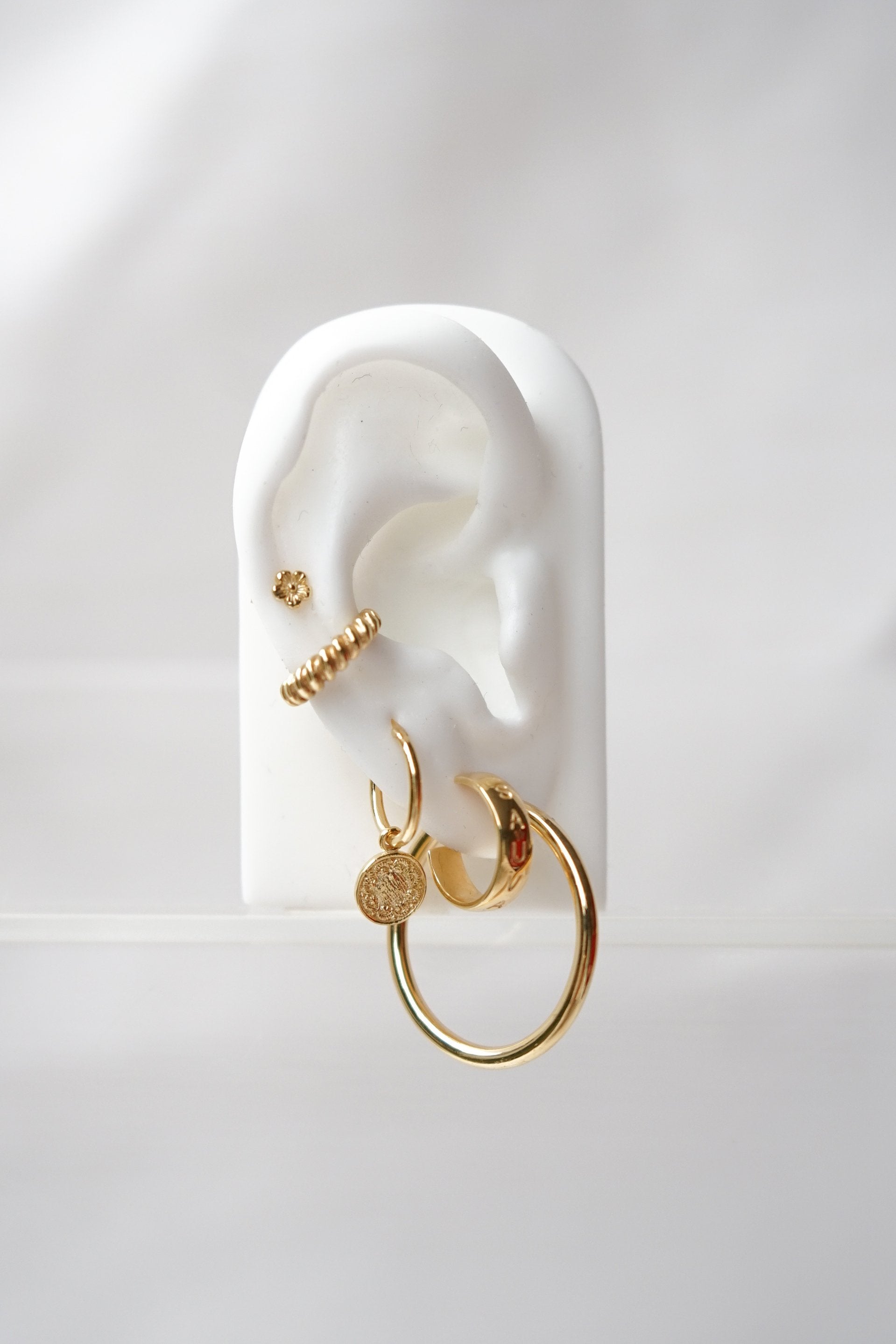 Twisted ear cuff gold plated-Earring-wildthings_collectables-Gold plated---abc