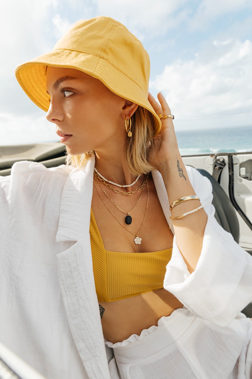 Ivory color flower necklace pendant gold plated-abc