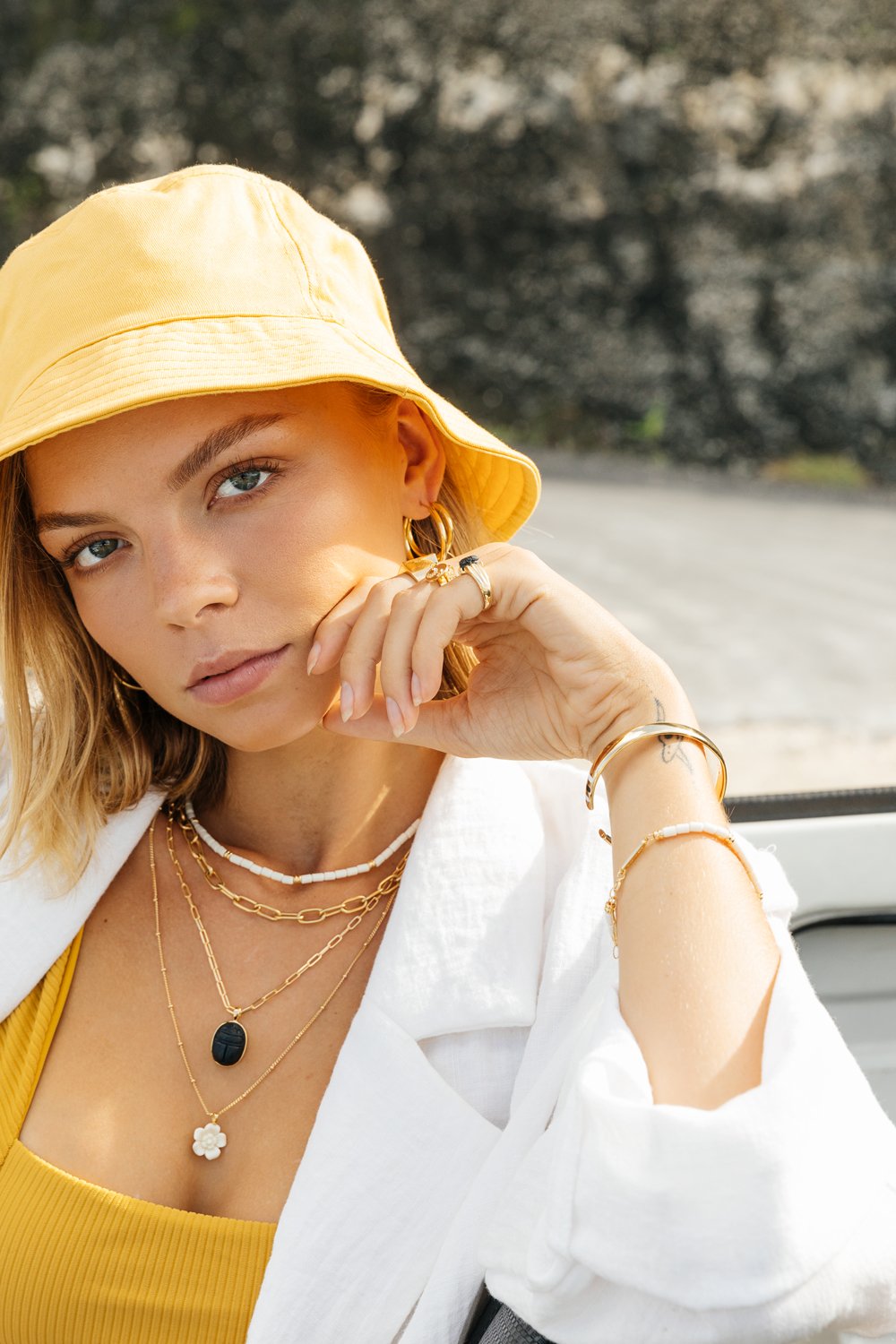 Ivory color flower necklace pendant gold plated-abc