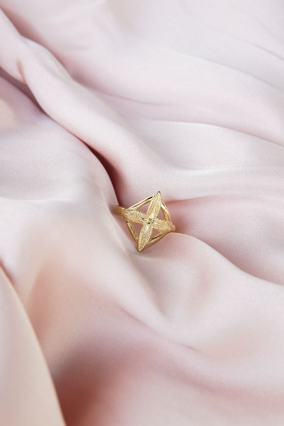 Palm leafs pinky ring gold plated-abc