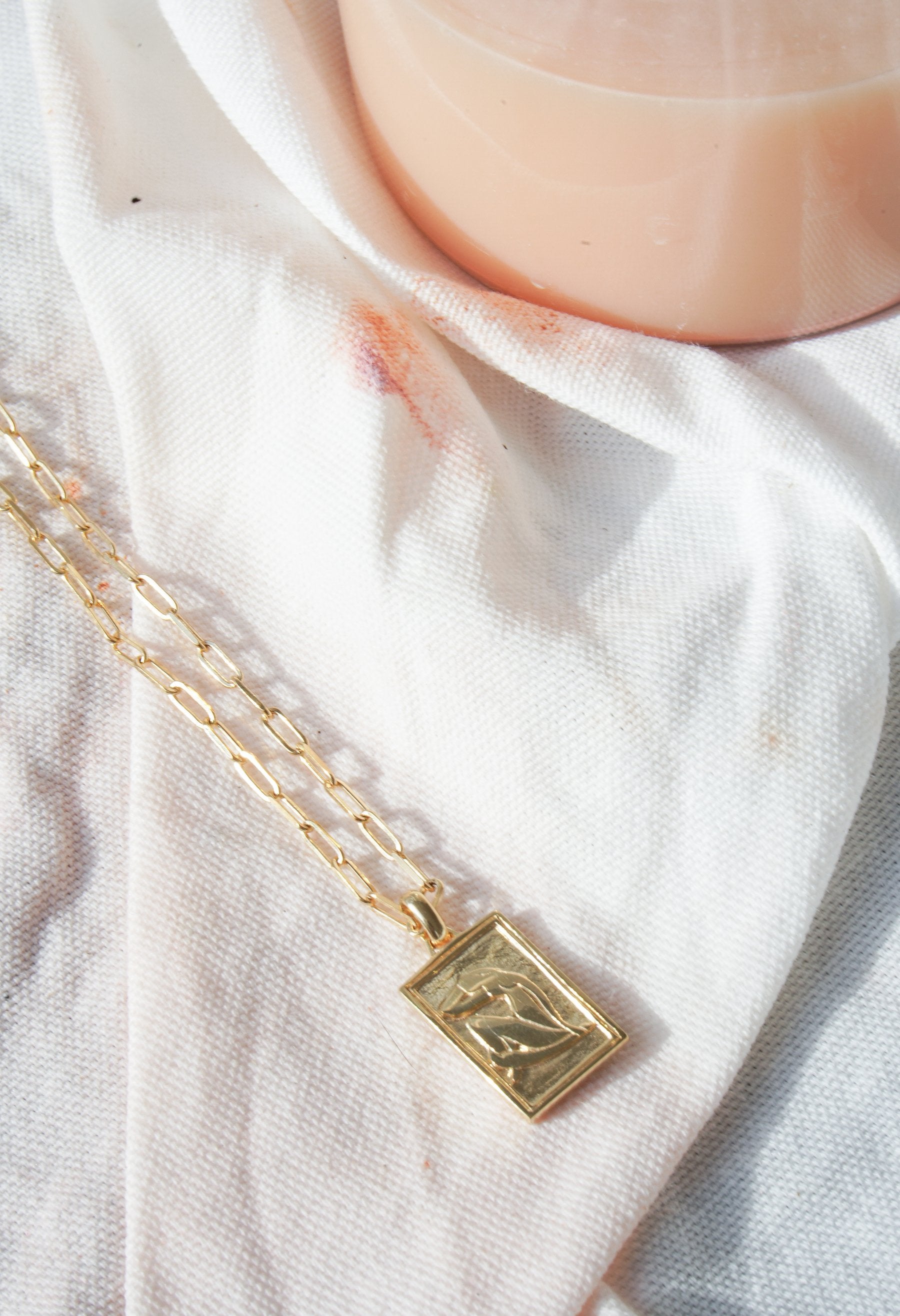 Matisse woman pendant gold plated-abc